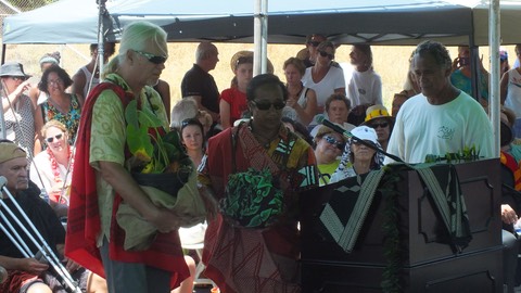 Makana Aloha Founder, Gunars Valkirs and James Simpliciano participate in the blessing of the Mo'okiha O Pi'ilani (2014)